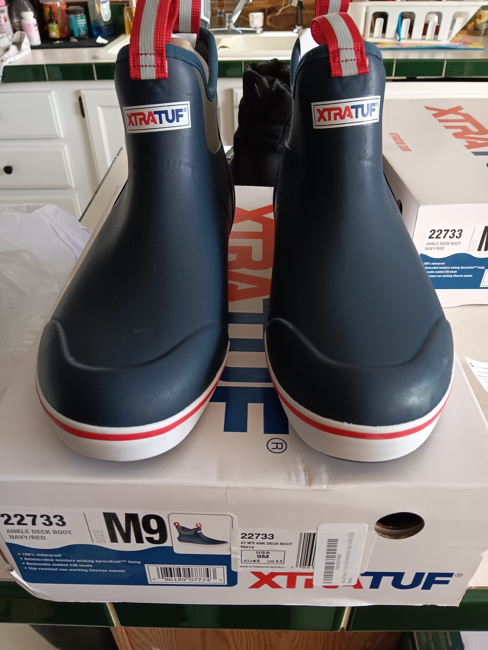 Mens Size 9 Navy Ankle Deck Boots - Slip-Resistant